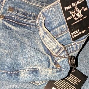 Size 38W Men's TRUE RELIGION denim shorts